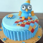 18 Hoot Birthday Cake