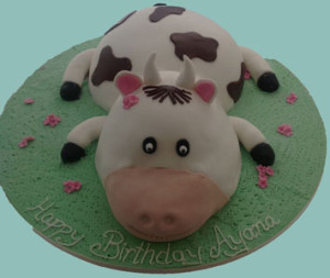 Kids 3D Birthday Cake in the shape of a Cow